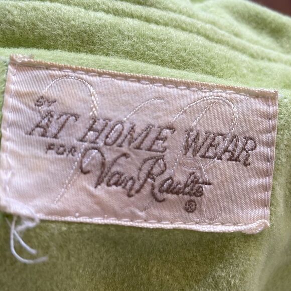 Vtg 60s By At Home Wear Van Raalte light green floral embroidered velour robe - Picture 10 of 10